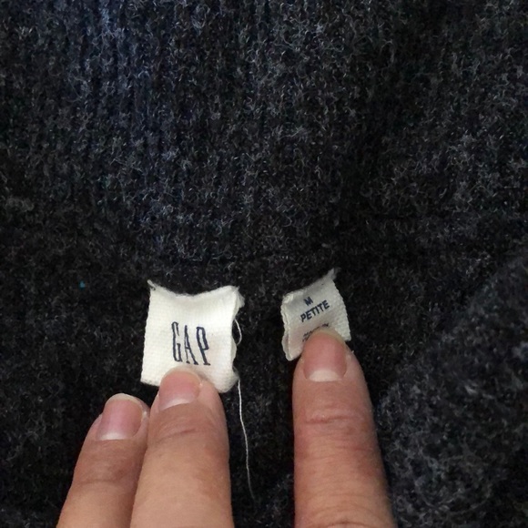 Neutral 5 sweater bundle - Picture 3 of 6